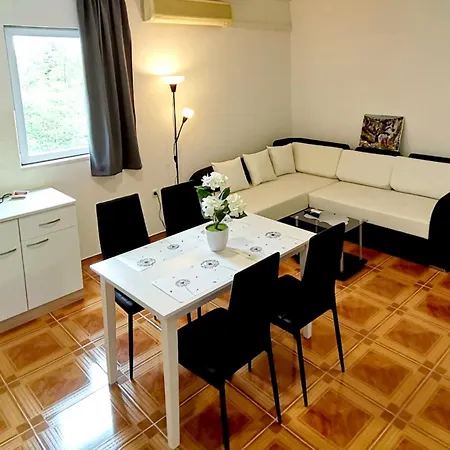 Tri Kralja - Three Kings In The Center With Private Parking