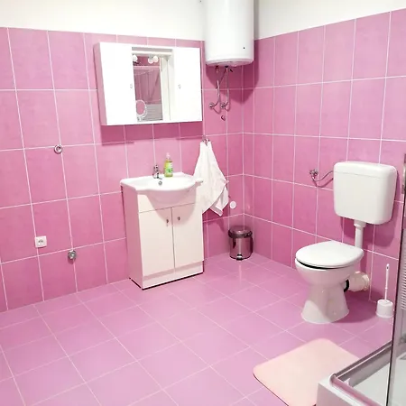 Tri Kralja - Three Kings In The Center With Private Parking Daire Imotski