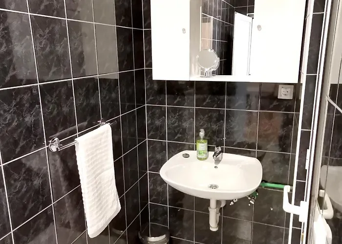 Tri Kralja - Three Kings In The Center With Private Parking *