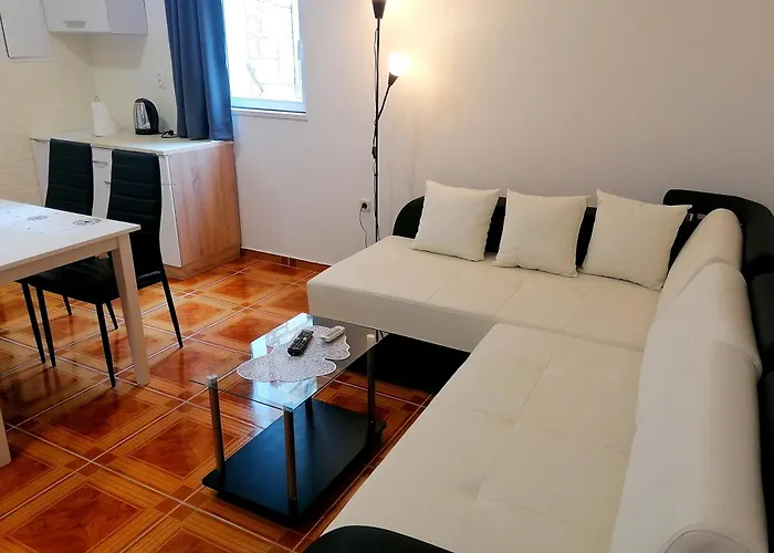 شقة Tri Kralja - Three Kings In The Center With Private Parking إيموتسكي